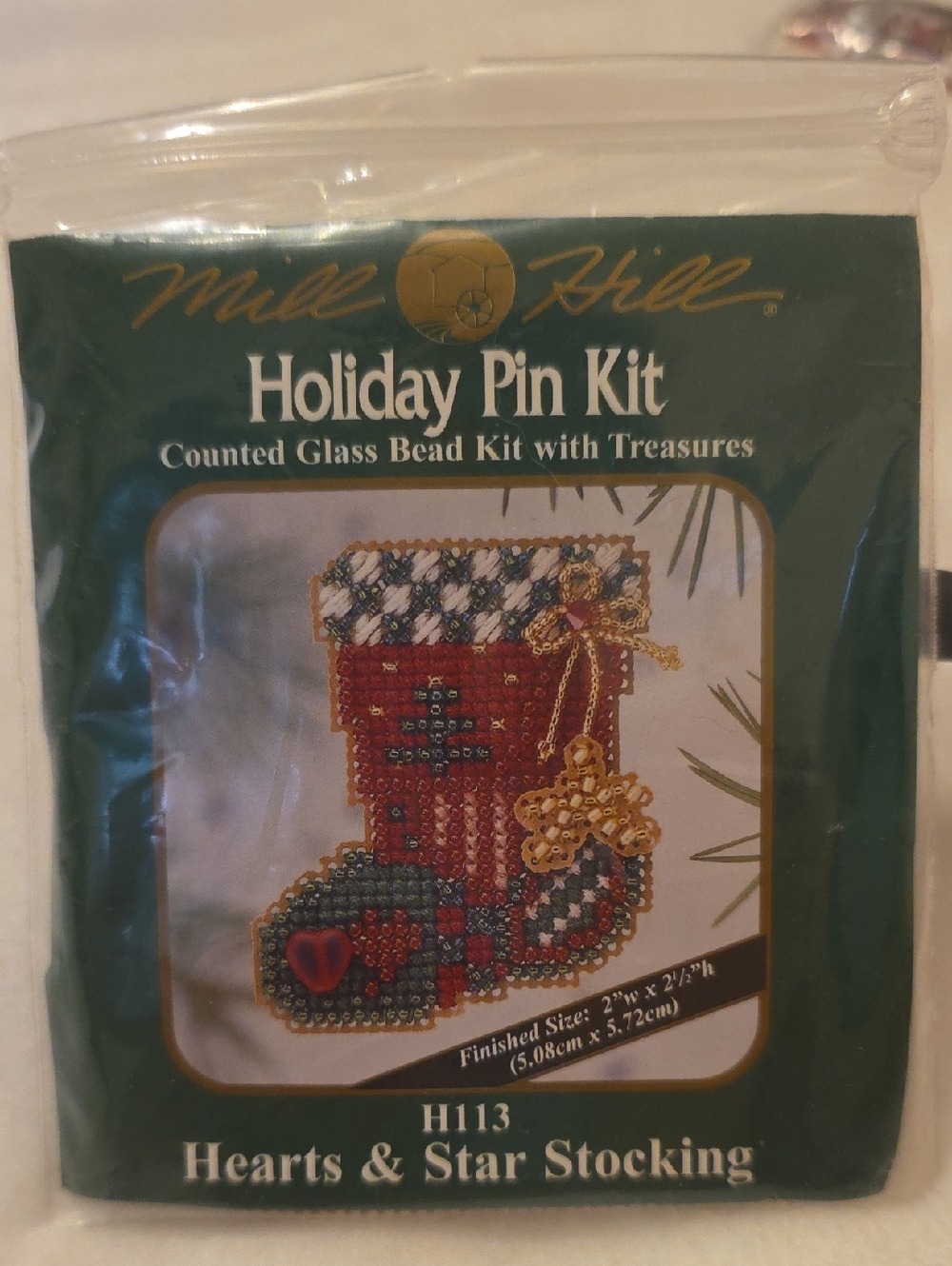 Mill Hill Holiday Bead Pin Kit - Hearts & Star Stocking (Red)
